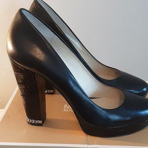 MICHAEL KORS the JET SET 6 Platform  Heels